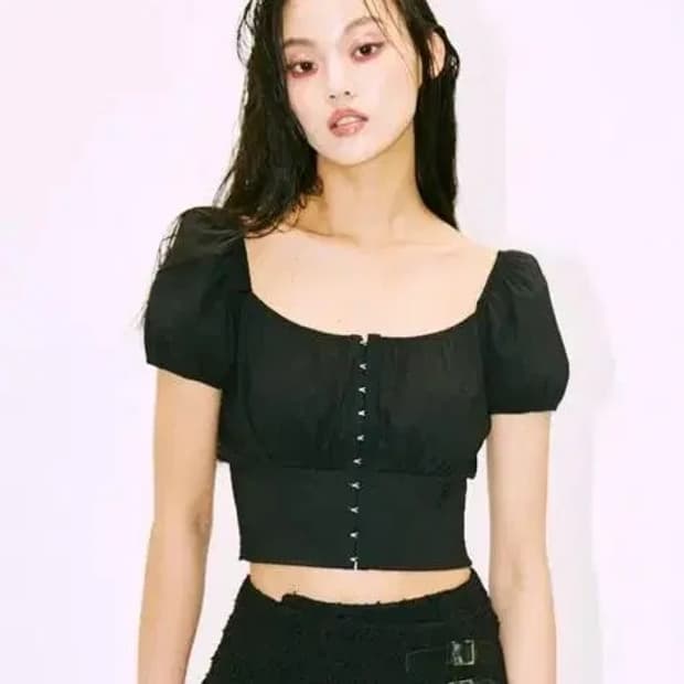 페인오어플레져 코르셋 퍼프 블라우스 블랙 판매합니다