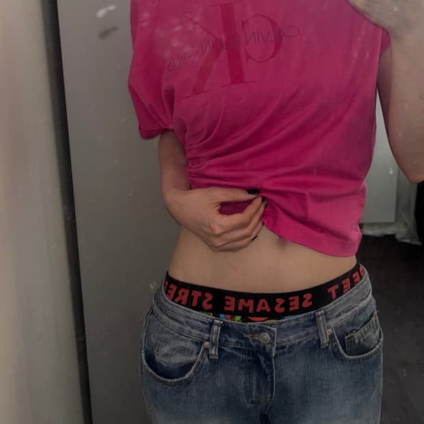 Y2K 핫핑크 캘빈클라인 크롭 반팔