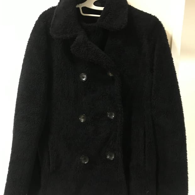 유니클로 플러피 더블 숏 코트