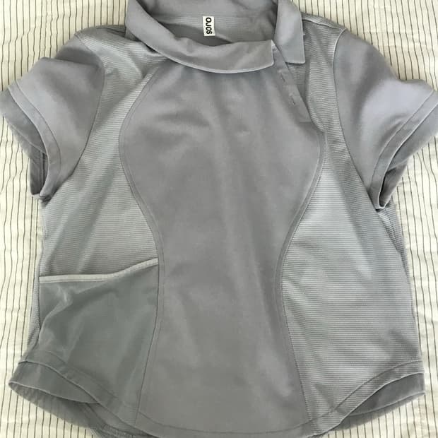 오호스 사이드넥 카라 반팔티셔츠 (os size)