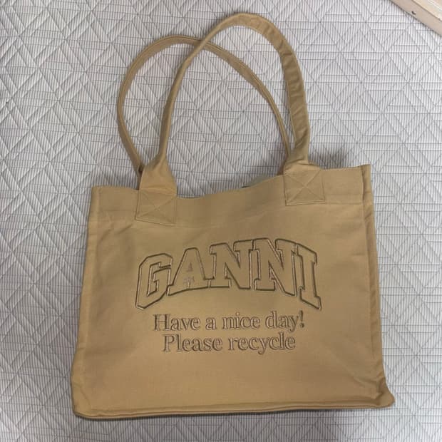 ganni 가니 캔버스 로고 토트백
