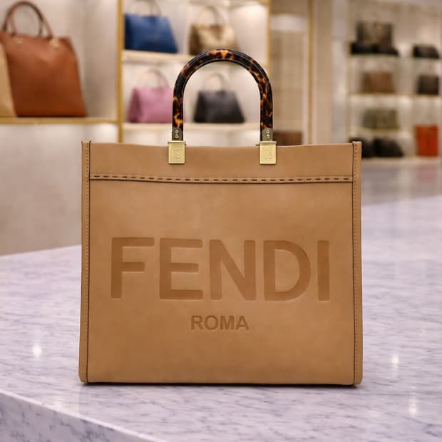 [A급] 펜디 선샤인 카프스킨 쇼퍼백 미디엄 브라운 판매합니다!!!