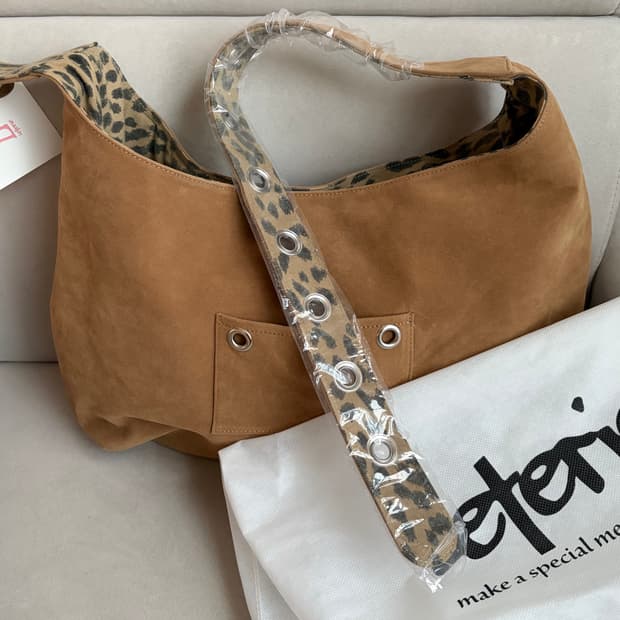 레터리 숄더백 , 가방 (새상품) 정가:12.9만