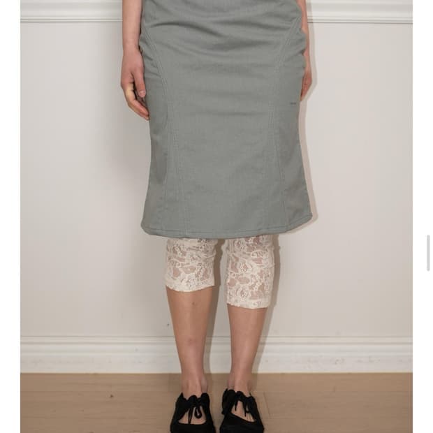 온스카 PETAL COTTON GORED MIDI SKIRT