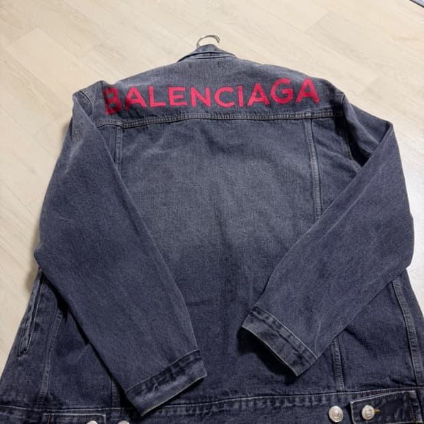 발렌시아가 흑청자켓 L