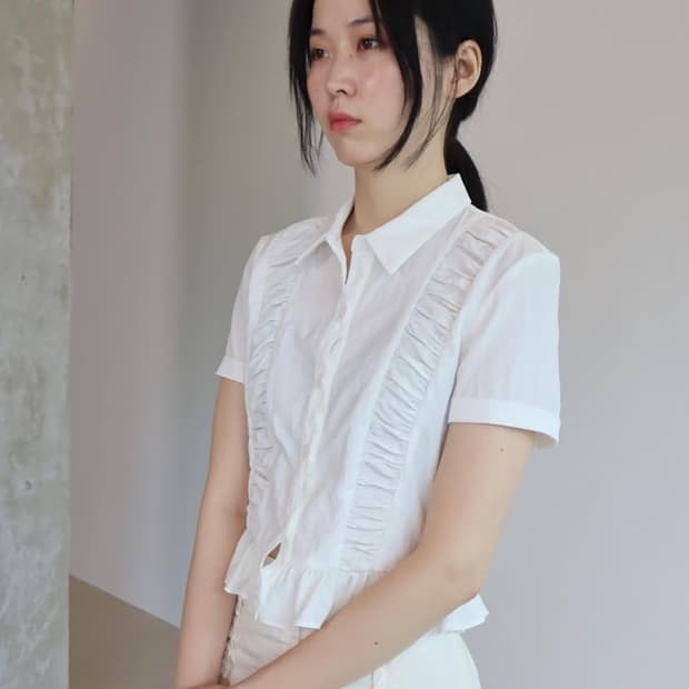 바하윤 BAHAYOON 러플 반팔 셔츠