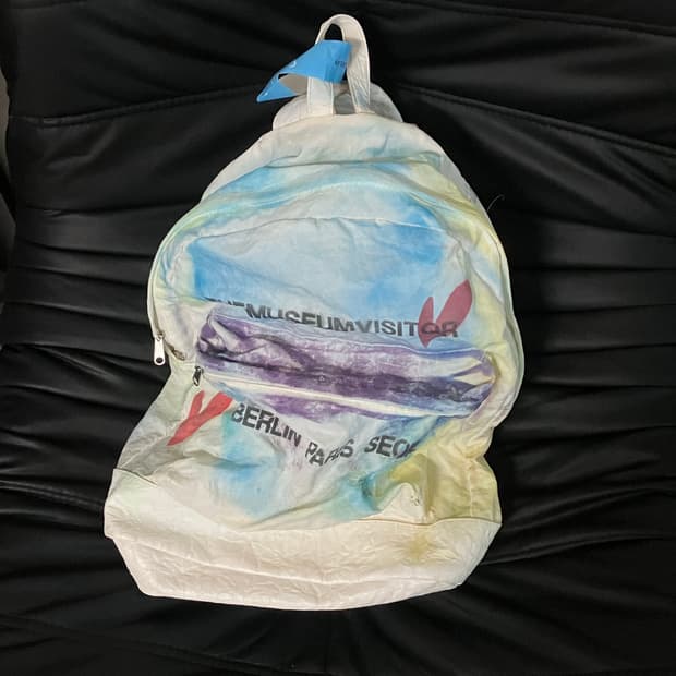 더뮤지엄비지터 프린팅 백팩