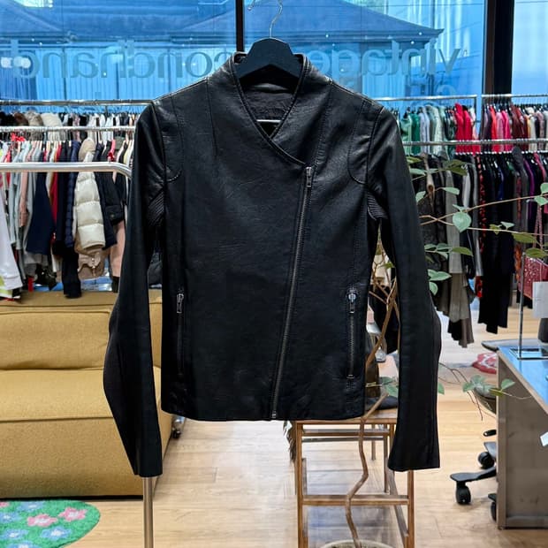 쟈딕 앤 볼테르 블랙 쉽스킨 스터드 버이커 자켓