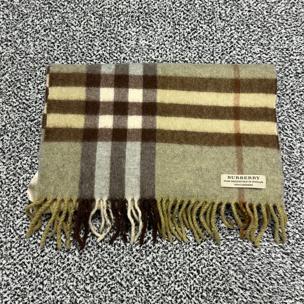 버버리 캐시미어 신형 머플러