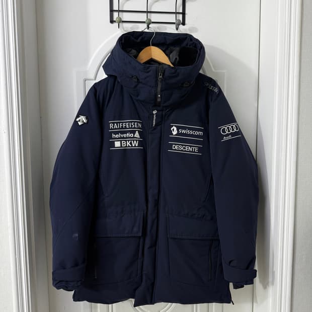 100사이즈 남성 데상트 아우디 스위스 스키팀 패딩