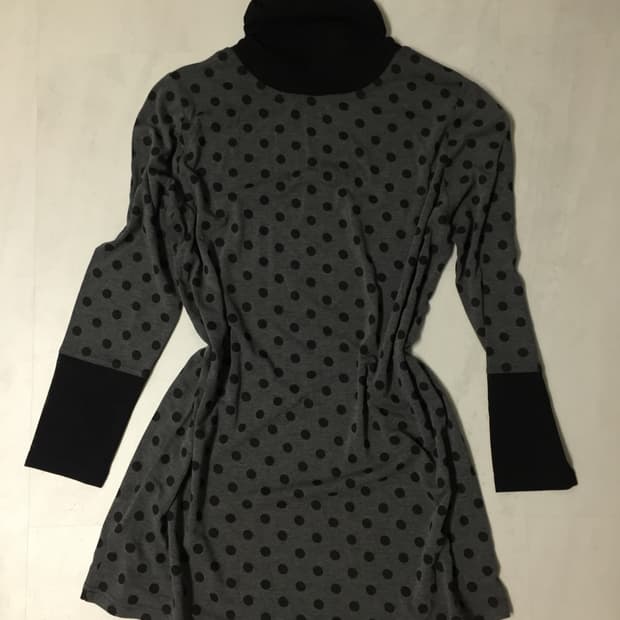 그레이 도트 땡땡이 배색 터틀넥 롱티셔츠