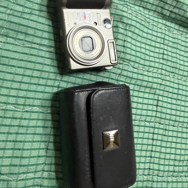 니콘 쿨픽스 P5000