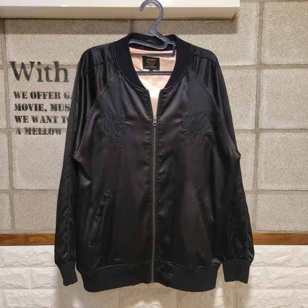 칼하트 WIP 타이거 스카잔 L