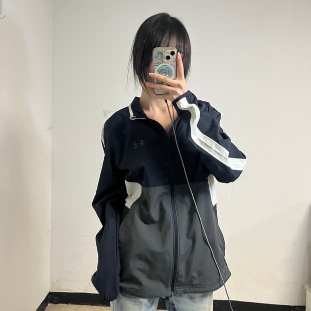 Under Armour Windbreaker