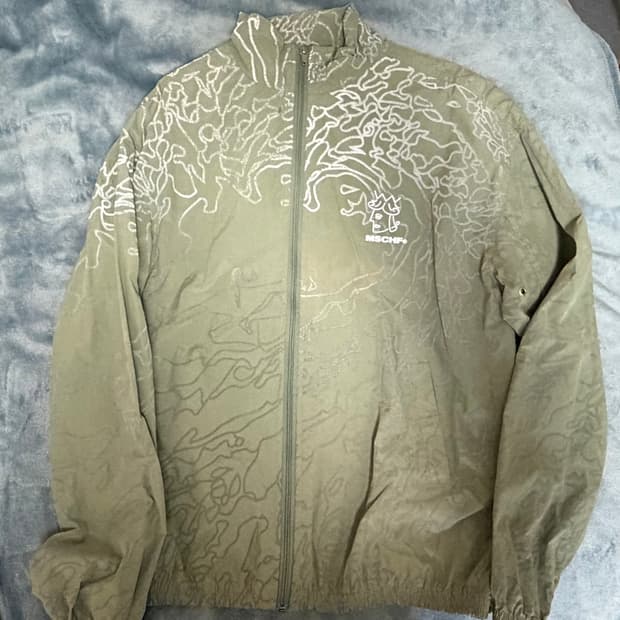 미스치프 빅토리아홍콩 콜라보 바람막이