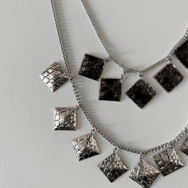 파이톤 스케일 빈티지 목걸이