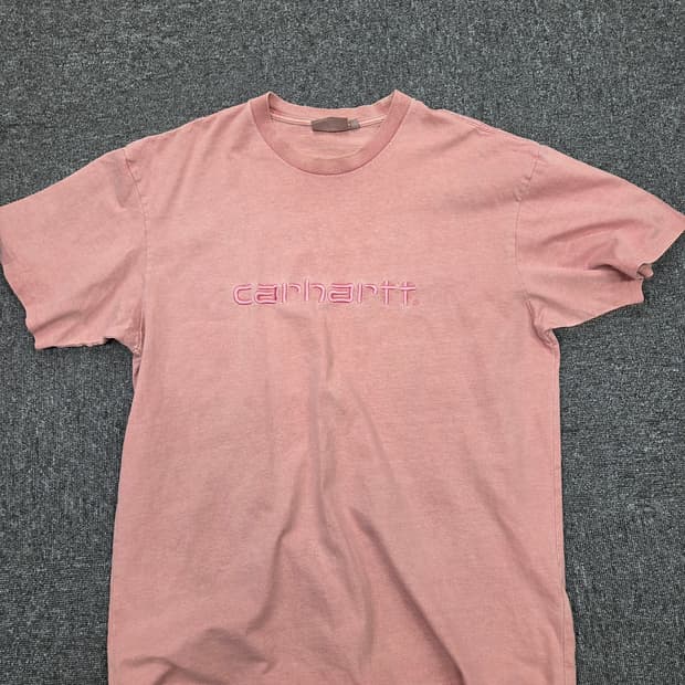 칼하트 WIP 스크립트 자수 로고 티셔츠