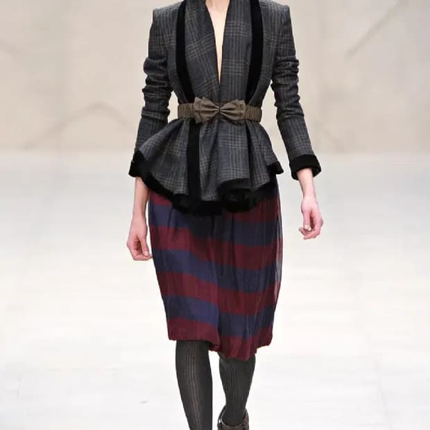 버버리 프로섬 스커트 치마 스트라이프 패턴 런웨이 이중원단 40