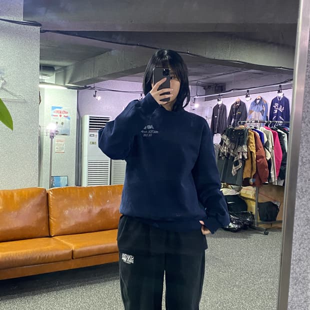 칼하트wip x 뉴발란스 빅로고 네이비 맨투맨B3203