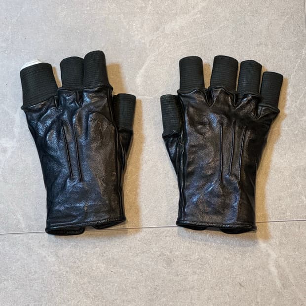 캐롤 크리스찬 포엘 글러브