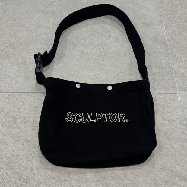스컬프터 메신저백 가방