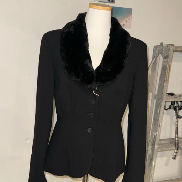 DKNY 퍼카라 자켓