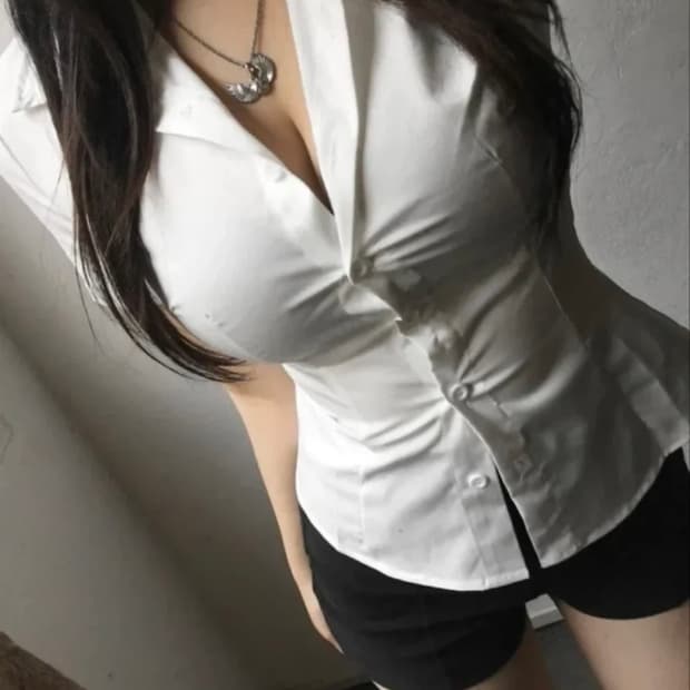 새상품 반팔 슬림핏 셔츠