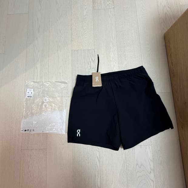 온러닝 5인치 코어 쇼츠 미듐 새제품