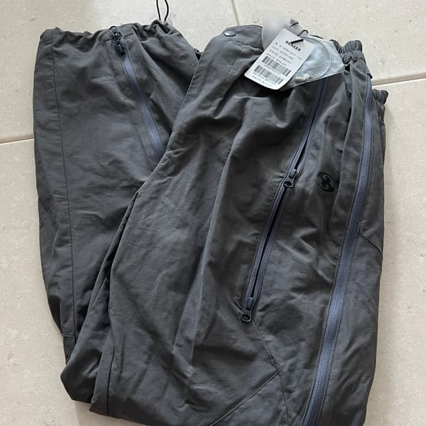 산산기어 지퍼팬츠 차콜(새상품)