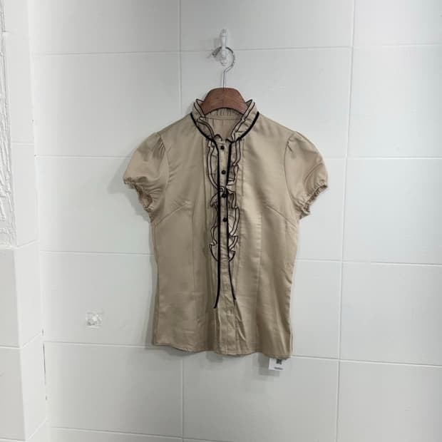 스윙홍대 빈티지 갸루 베이지 블라우스