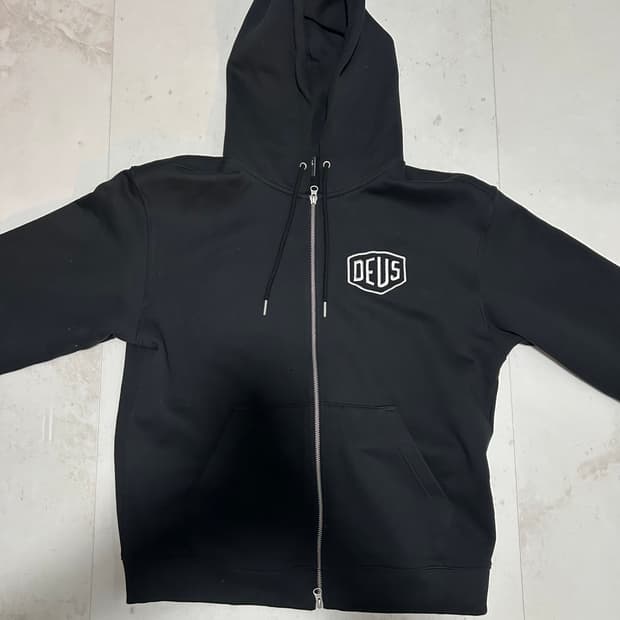 데우스 엑스 마키나 후드집업