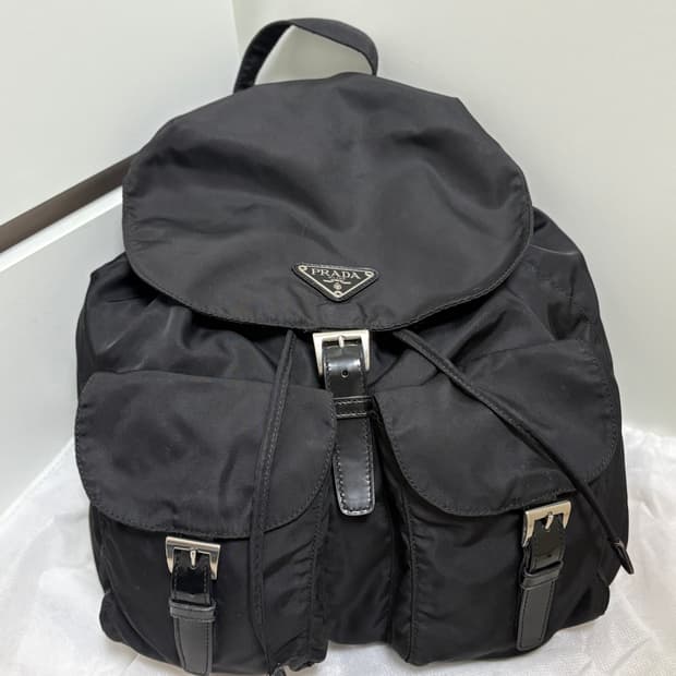 프라다 백팩 미디움