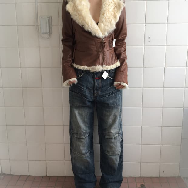 Lamb fur layered mustang