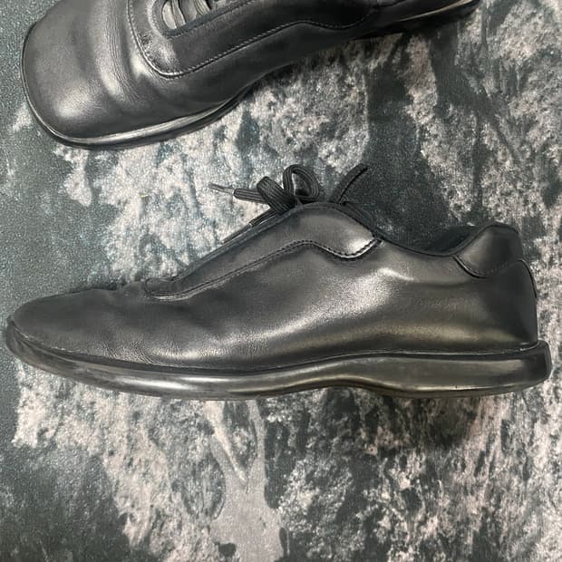 프라다 스포츠 플랫 스니커즈 