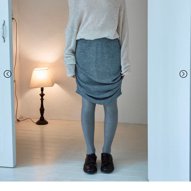 키야기 Off-Shoulder Boucle Pullover - ecru