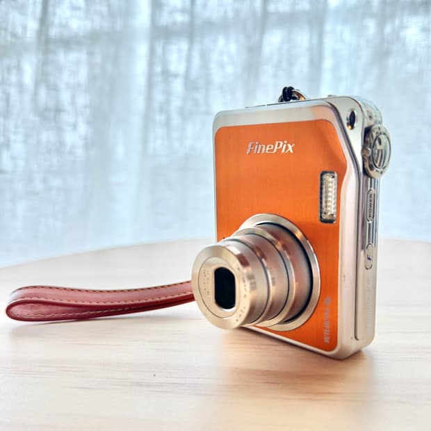 ⭐︎레어⭐︎레트로 감성 뿜뿜 ✨FUJIFILM FinePix V10 