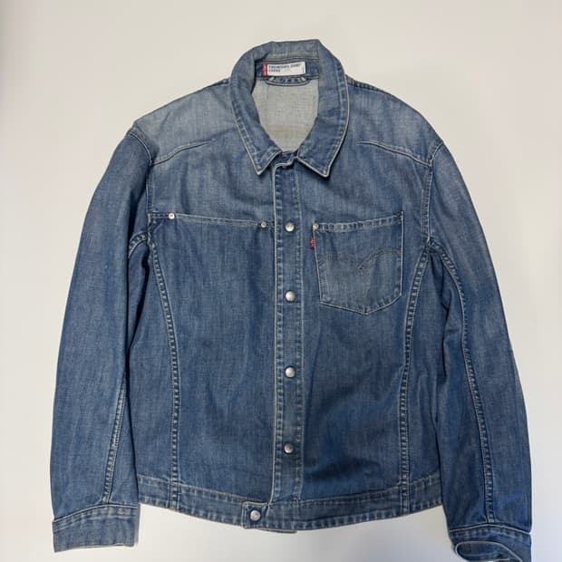 리바이스 엔지니어드진 빈티지 워싱 트러커 데님 자켓 L