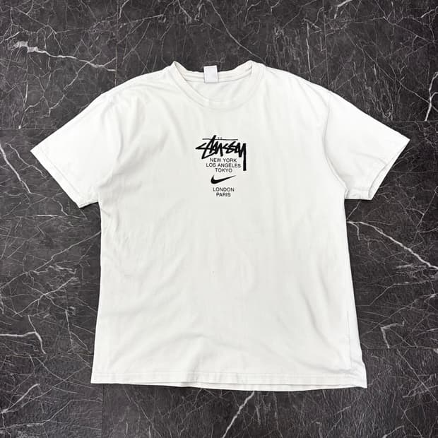 나이키 x 스투시 월드투어 반팔 화이트
