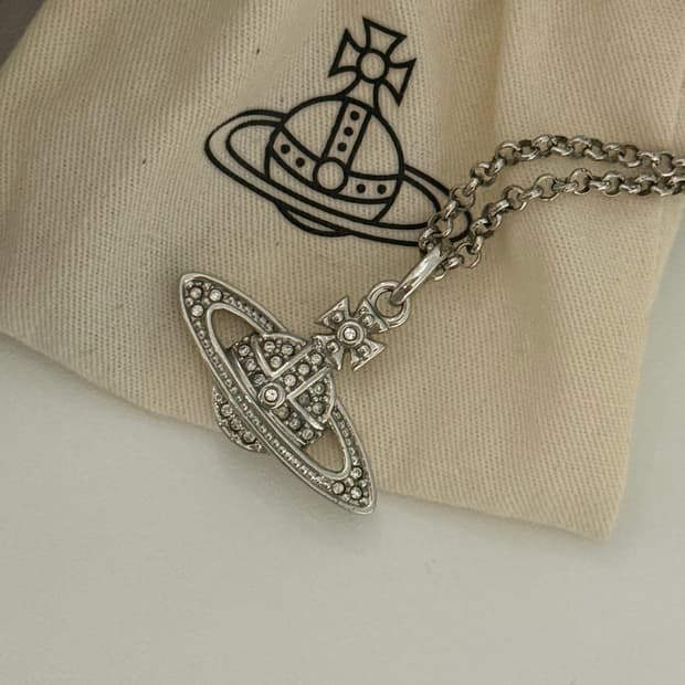 비비안웨스트우드 목걸이