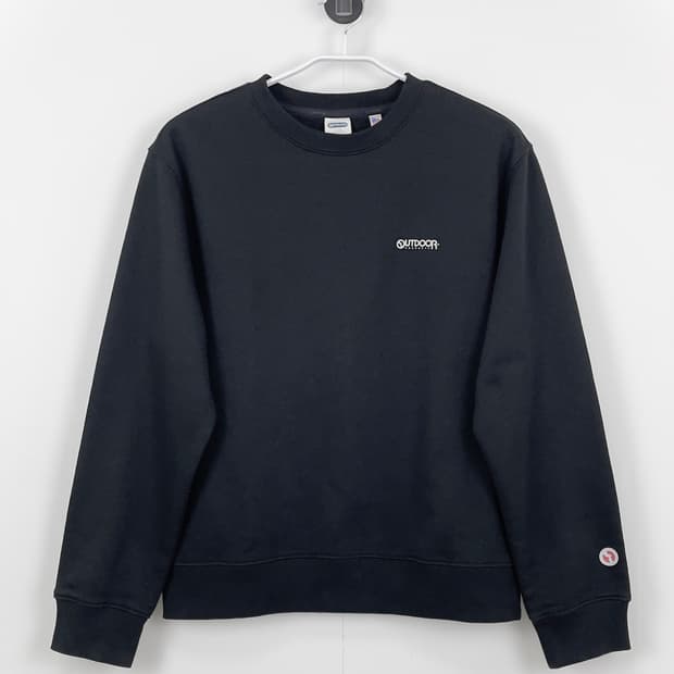 OUTDOOR PRODUCTS 블랙 로고프린트 맨투맨