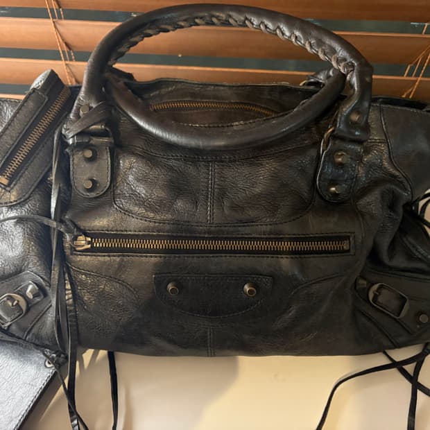 balencia 모터백 파트타임 블랙