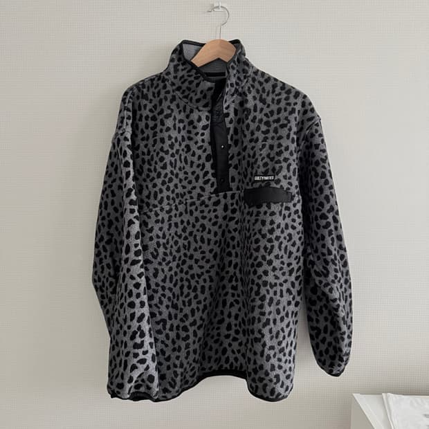 와코마리아 레오파드 풀오버