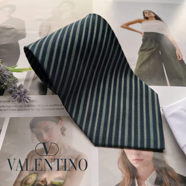 발렌티노 실크 네이비 스트라이프 넥타이 9.8cm B등급 A18608
