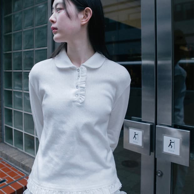 오헤시오 라운드카라 프릴 롱 티셔츠 화이트