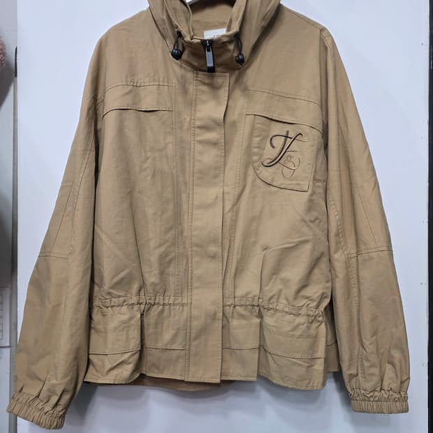 에고이스트 여성 바람막이