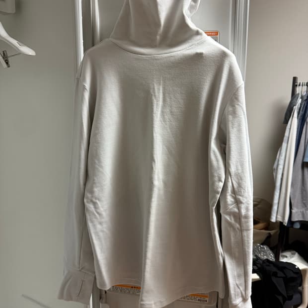 HUM 터틀넥 100사이즈