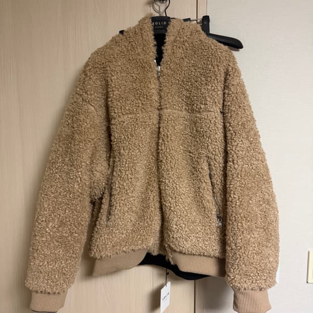 솔리드옴므 24fw 리버시블 부클 무스탕 점퍼