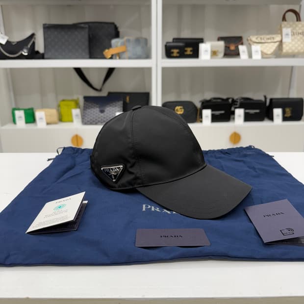 [L] 프라다 리나일론 볼캡 블랙