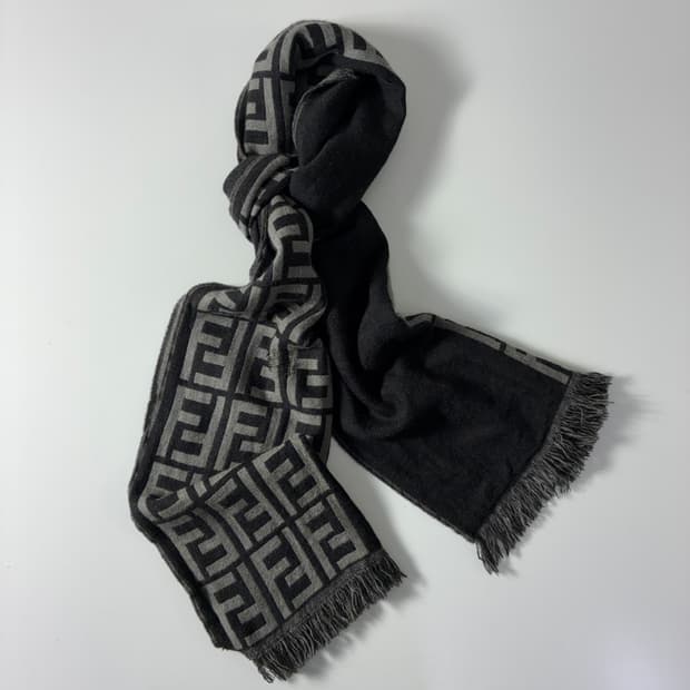 Fendi  펜디 주카 프린지 울 스카프 
