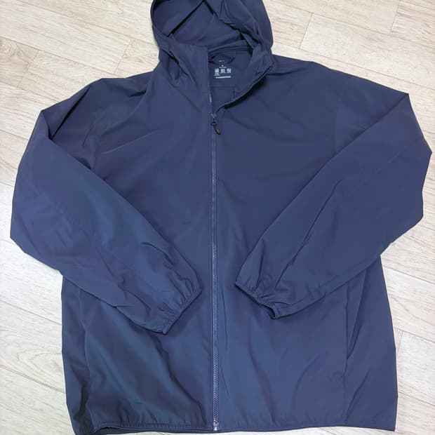 (M) 유니클로 포켓터블UV 프로텍션 바람막이 파카 네이비